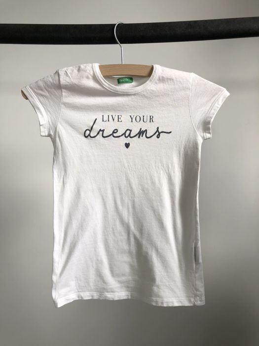 Biała koszulka z nadrukiem