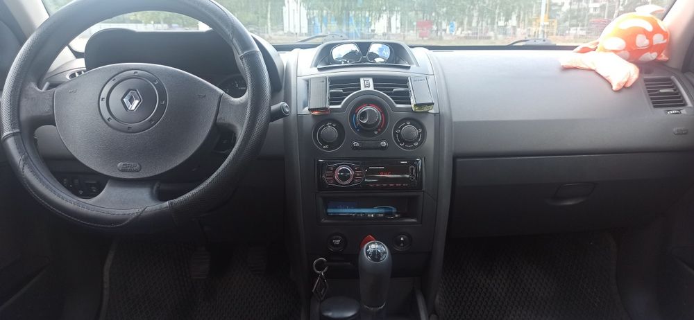Продам автомобіль Рено меган-2 (2005 року) 1,6 газ/бензин