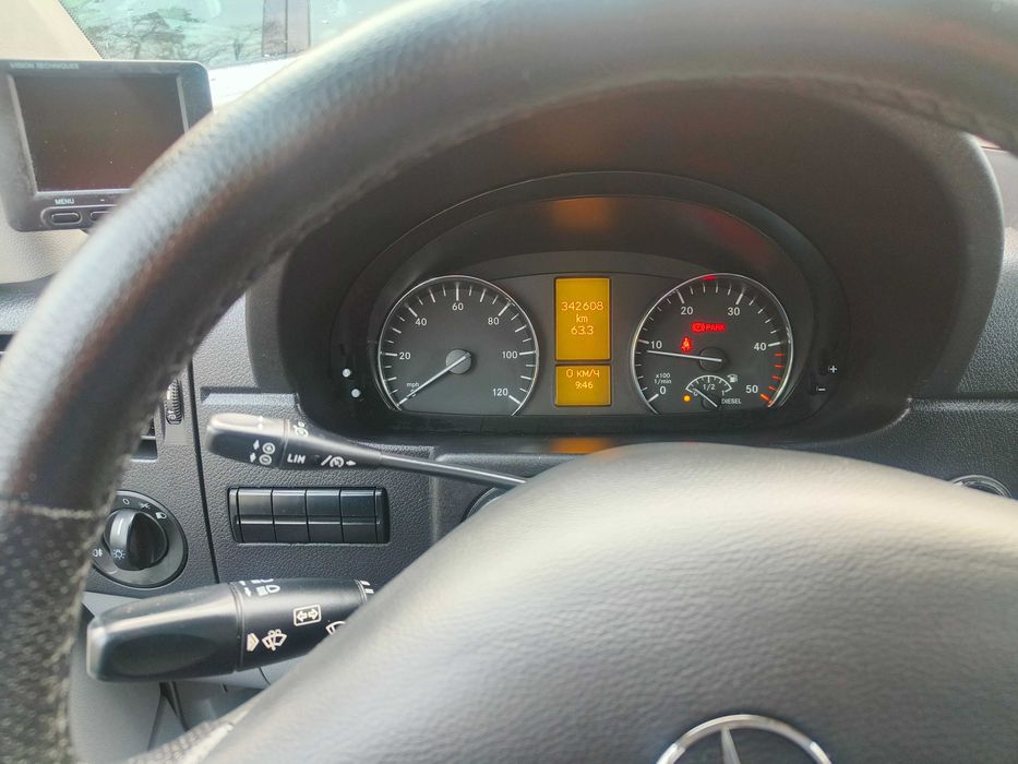 Автовишка на базі Mercedes-Benz Sprinter 2012