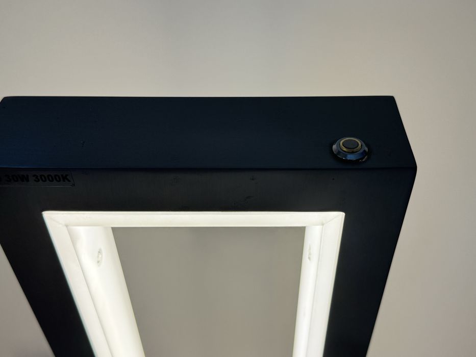 Przepiekna lampa z regulacja - nowoczesna