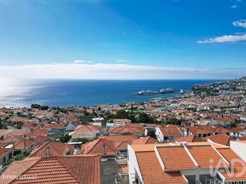 Apartamento T2 em Funchal (Santa Maria Maior) de 130,00 m2