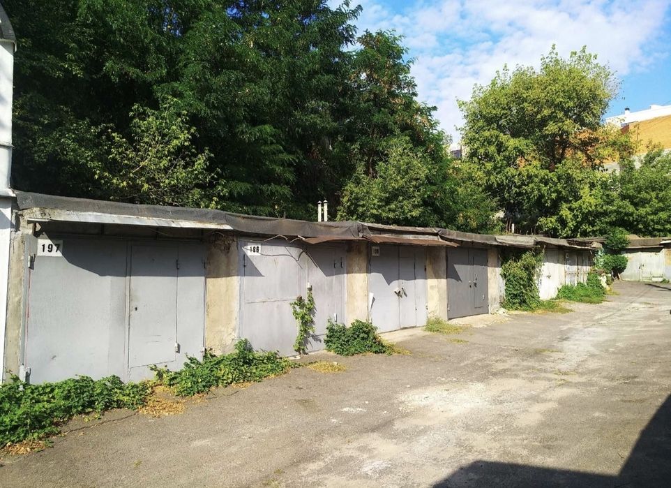 Продаж  гаражу для авто