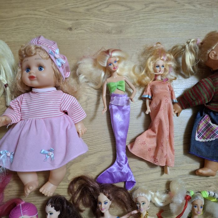 Ляльки Барбі та інші,  б/в