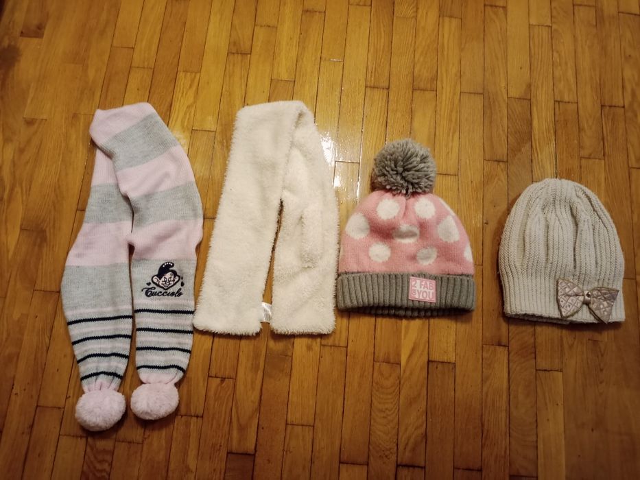 Шапки на дівчинку 5, 6, 7, 8 р.