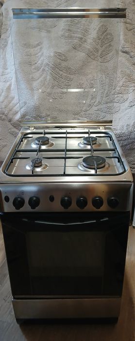 Продається газова плита Indesit