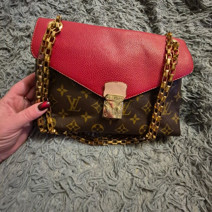 Рідкісна модель: Сумка Louis Vuitton Pallas Chain Dahlia