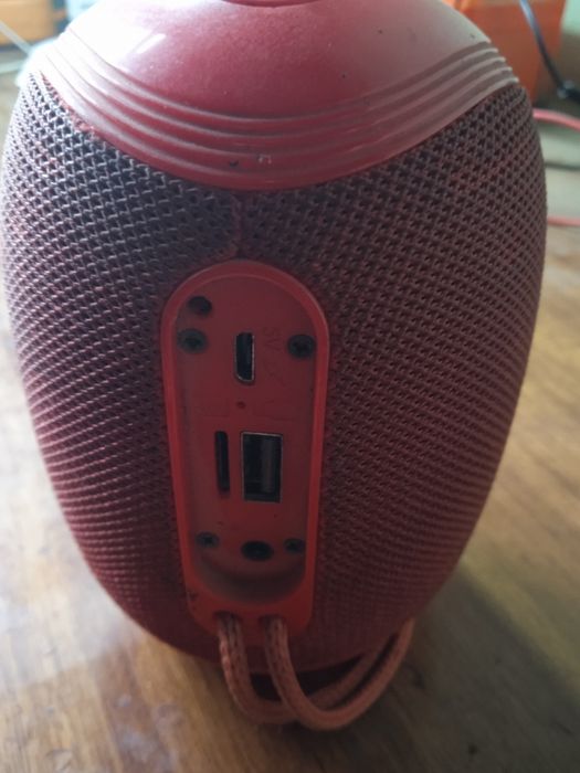 Продам блютуз колонку