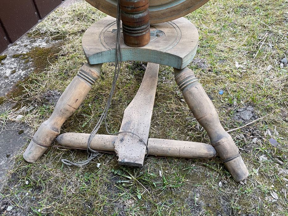 Kołowrotek do przędzenia