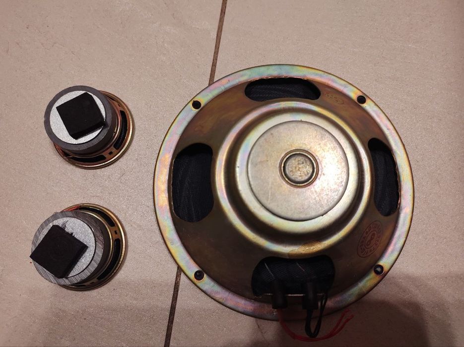 Динаміки для колонки