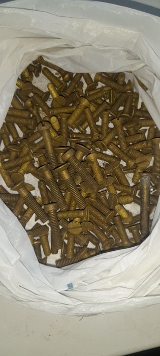 Заклепки, болти латуні.