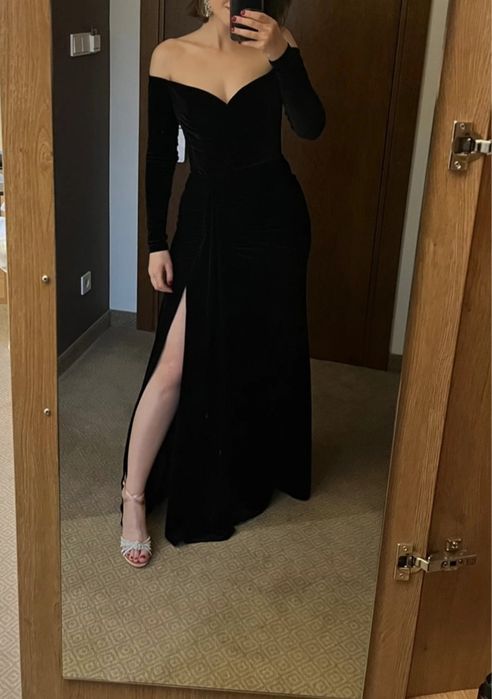 Długa sukienka 

Z tyłu z