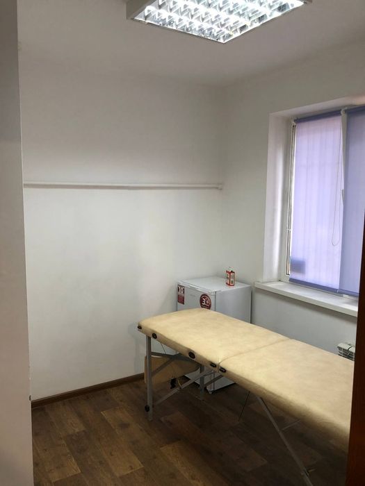 ПРОДАМ  торгово-административное помещение в центре