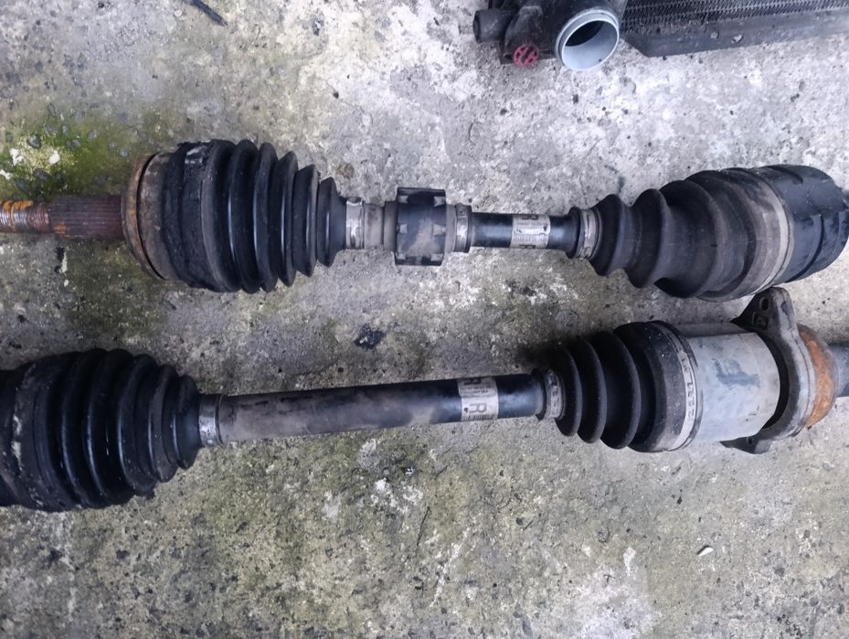 Полувісь привід TOYOTA AURIS I 1 E15 2.0 D4D 1AD-FTV