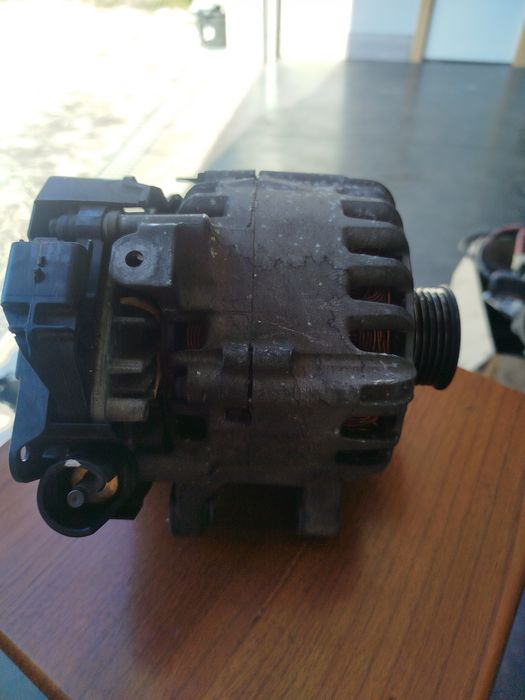 Alternador Peugeot 1.6 HDI 5 Pinos