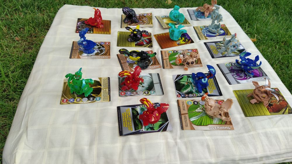 Bakugan  - zestaw 17 szt., 19 kart magnet., 26 kart
