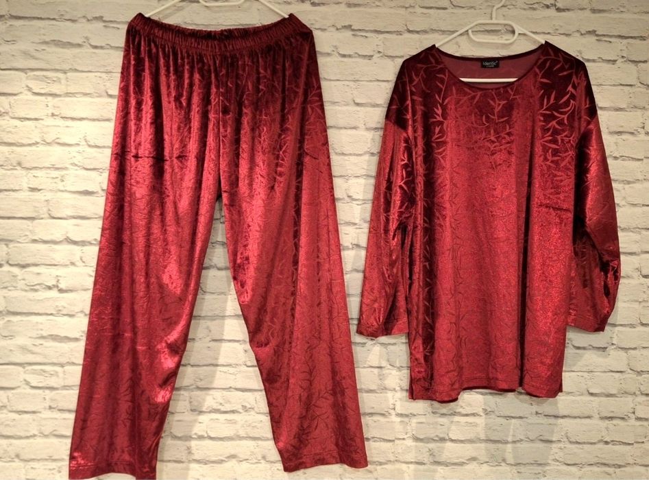 Identic komplet z  weluru 48