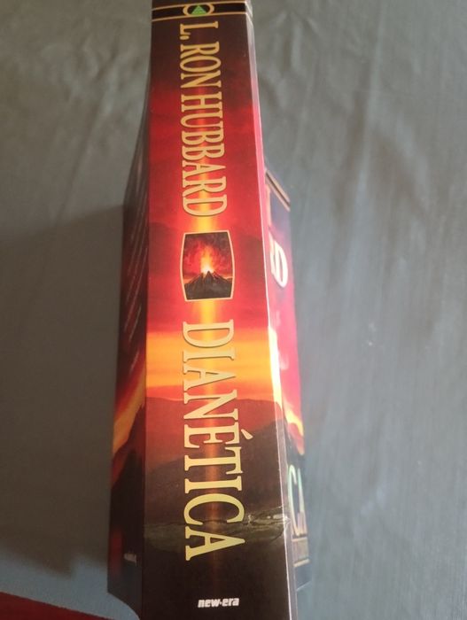 Livro novo " Dianética, o poder da mente sobre o corpo"