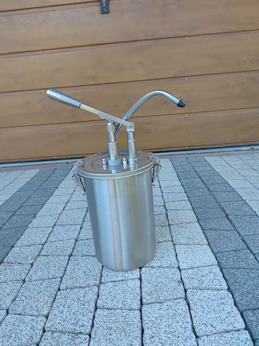 Podajnik dozownik aplikator