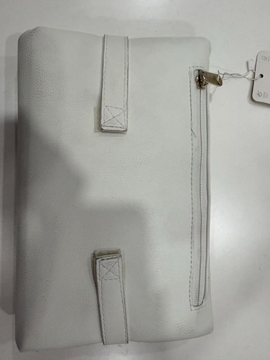 Necessaire + muda-fraldas Mayoral branco
