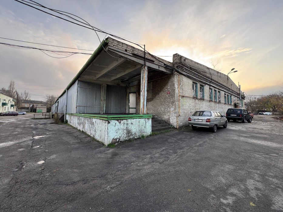 Склад-офіс у центрі міста 3500 м2