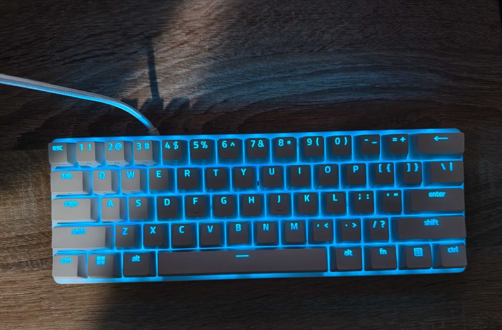 Razer Huntsman Mini 60% Optical Red Switch Biała