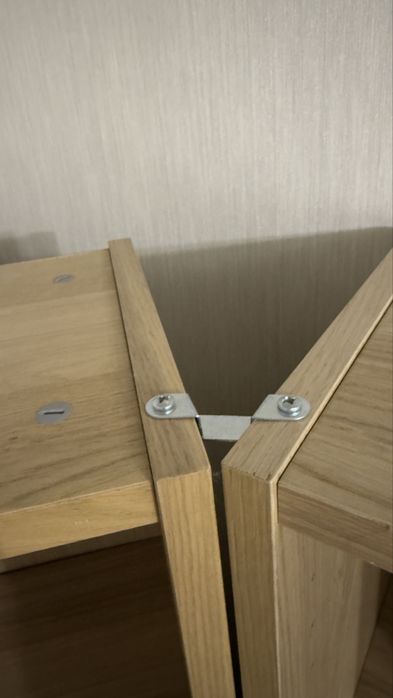 Книжкова шафа від IKEaa