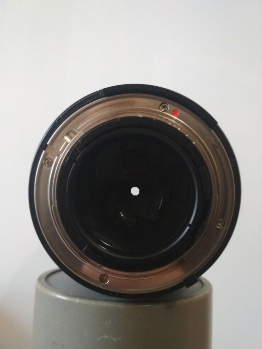 Samyang 85мм f1.4 під Nikon або на Canon, Sony через перехідник.
