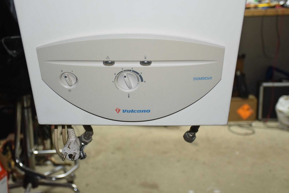 Esquentador ventilado compacto Vulcano WT11 AM1 E23 S3506 gás natural