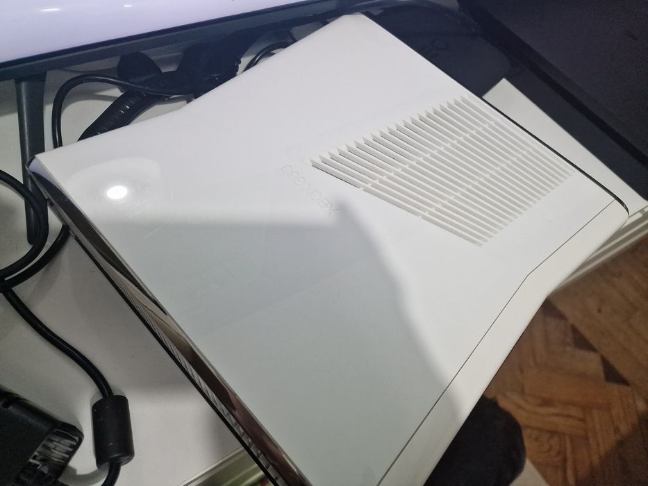 Xbox 360 branco 4GB