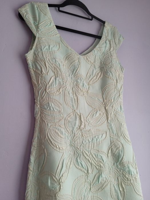 Sukienka S błyszcząca