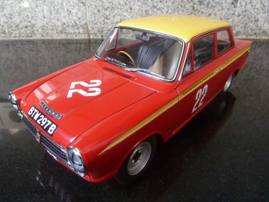 1:18 AutoArt, Lotus Cortina MK I, Winner 1964 Budapest, Minichamps