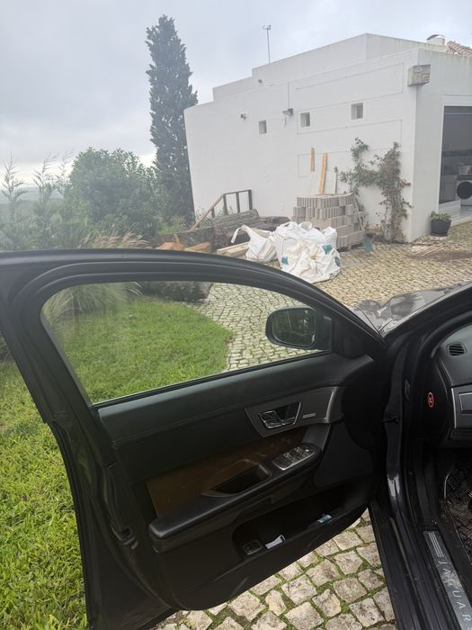 Carro com 219 mil km do ano 2009 com 2700celi biturbo  207cv revisao feito 2026 enspesao  proximo  ano 2027
