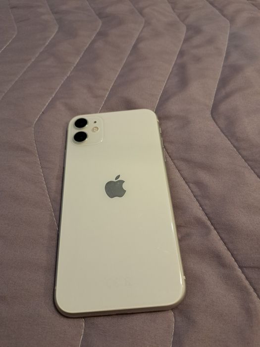 Продам IPhone 11