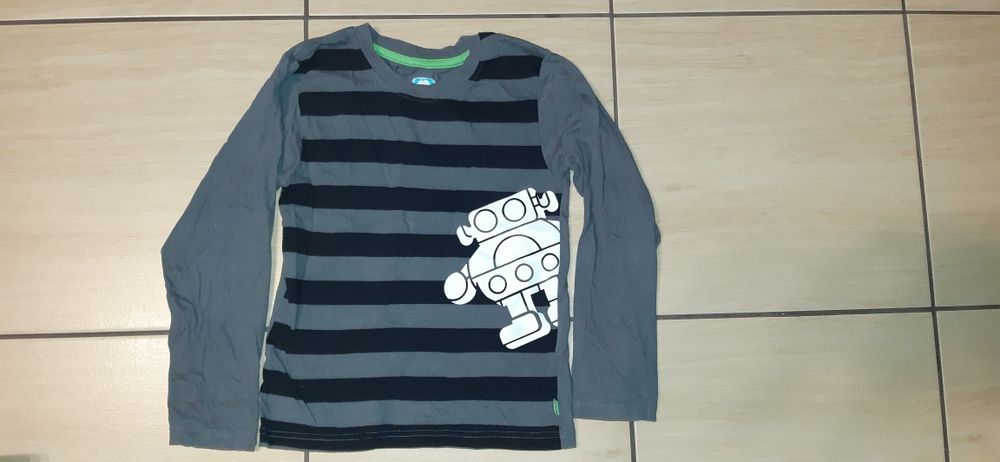 CROCS i CONVERSE r. 116 bluzka  koszulka paka T-shirt robot kościotrup