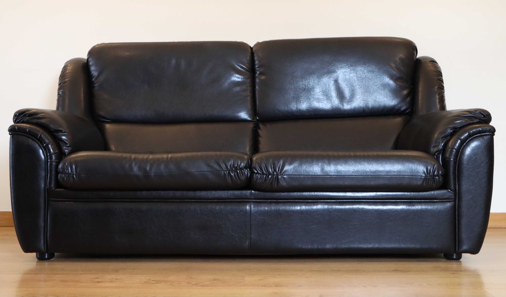 Conjunto de 2 sofás em pele