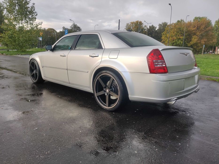 Samochód do ślubu Chrysler 300C SRT8 wynajem przejazdy teledyski