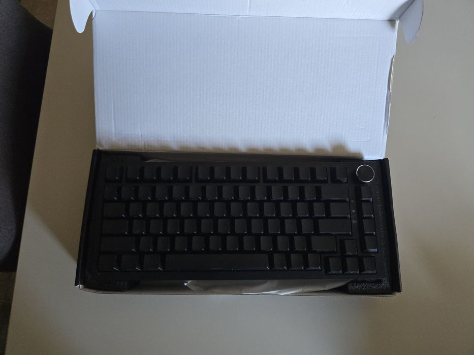 Teclado Gaming AJAZZ RGB TKL com Knob