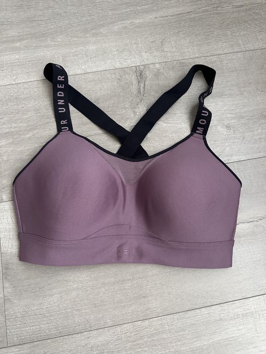 Спортивные поддерживающие  топы under armour