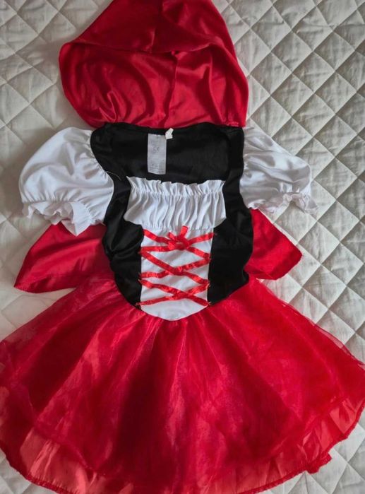 Strój czewony kapturek