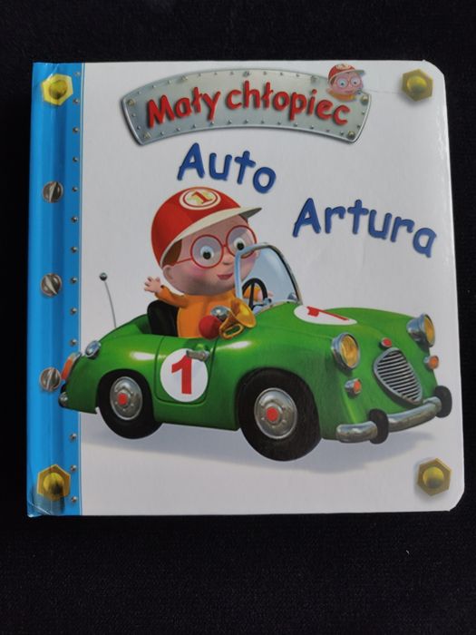 Książeczka Auto Artura z serii Mały Chłopiec