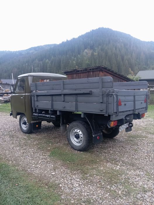 Уаз бортовий 3303