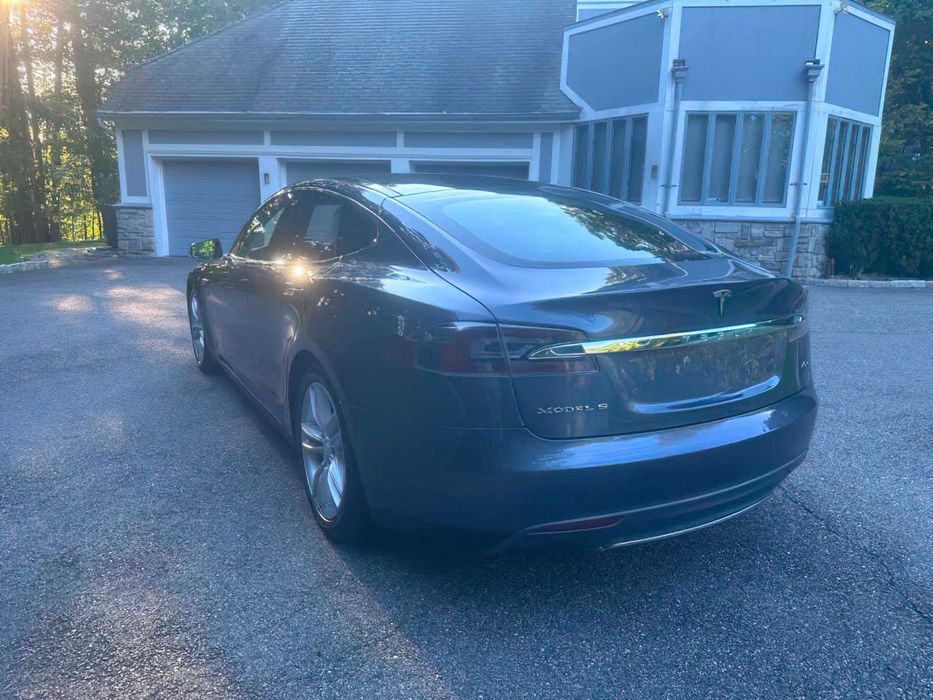 Tesla Model S 75      2016
