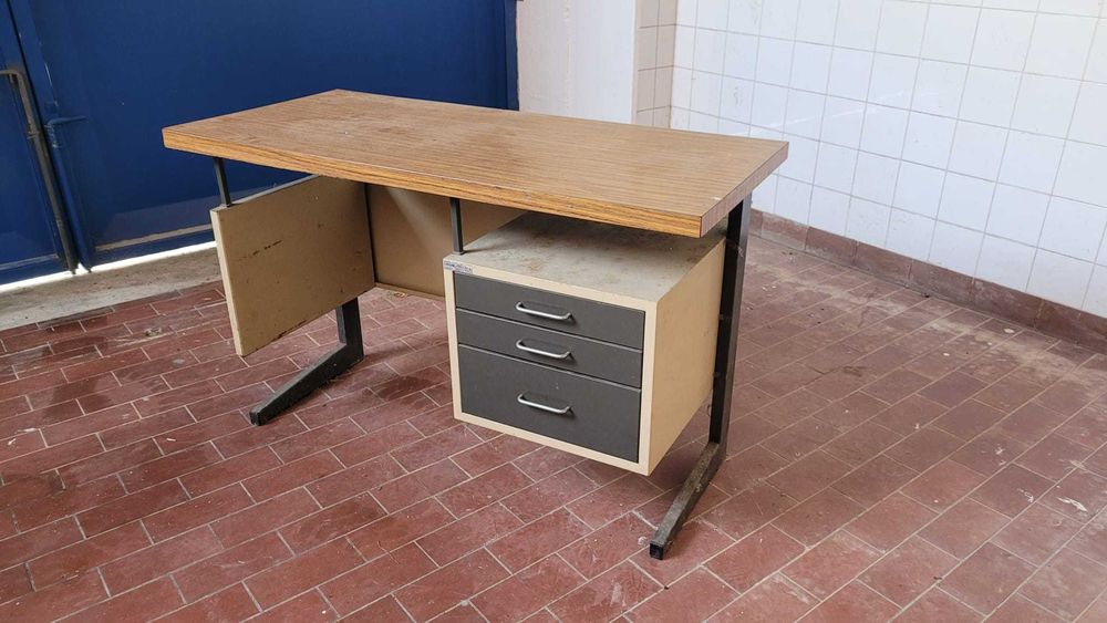 Secretária Antiga Ferro Madeira Cadeira Braços