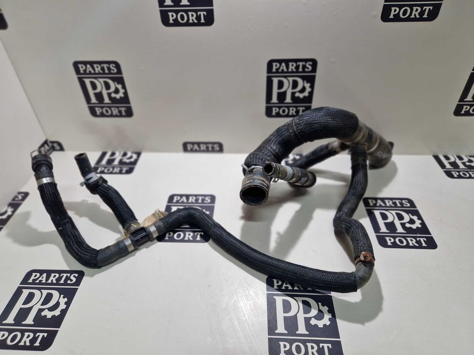 Патрубок охлаждения нижний Jeep Grand Cherokee WL 21-25 3.6 68381317AB