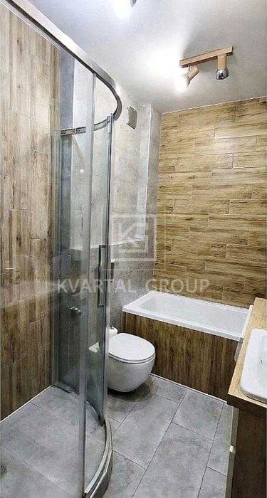 Продам ВЕЛИКУ 1к квартиру 48м2 з Ремонтом +Простора Кухня вітальня 30м2,Газ