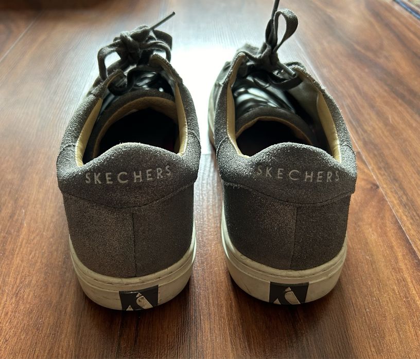 Ténis Skechers cinzentos