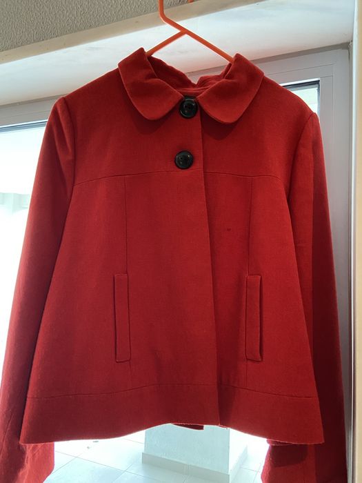 Casaco curto vermelho