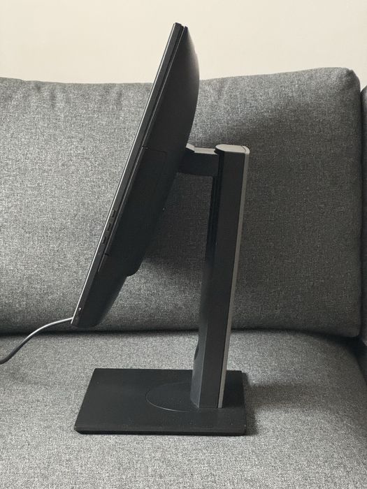 Dotykowy AIO Dell 5250 21,5” i5 7gen 8Gb 250GB SSD Windows 11