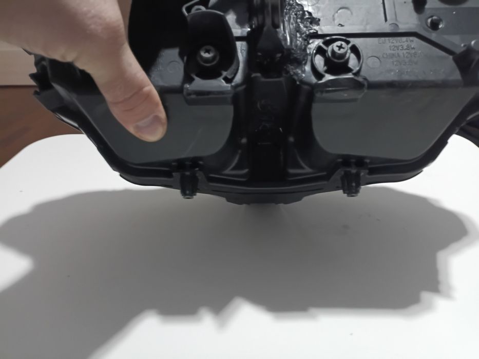 Lampa przód honda  16-23 CBR 650  bak silnik RH01E