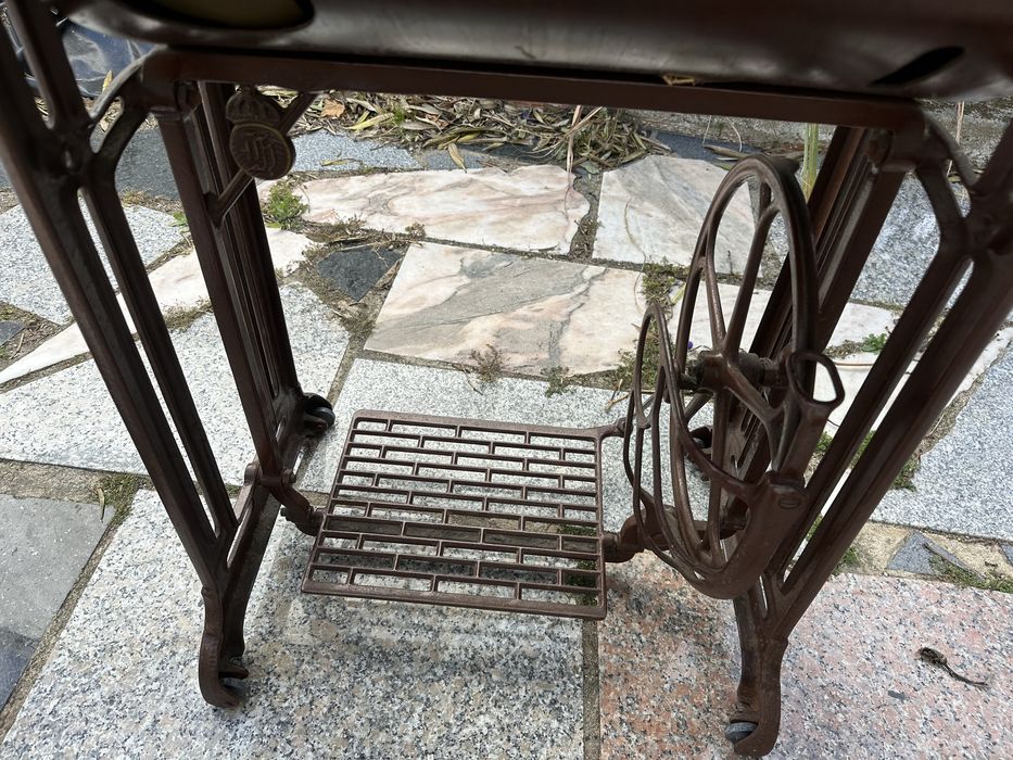 Maquina de costura/ otimo  estado
